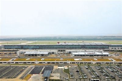 <p>　　2018年8月31日，建设中的银川河东国际机场国际航空港综合交通枢纽工程。　　　　　　　　　　　　　　　　　　　　　　　　　　　　　　　　　　　　　　　　　　　　　　　　　　　　　　　　　　　　　王畅　摄</p>