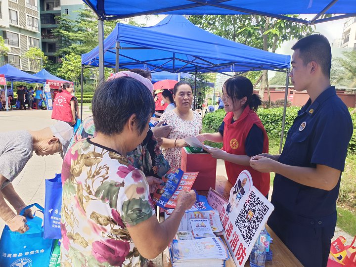 开展消防安全知识宣传活动.jpg